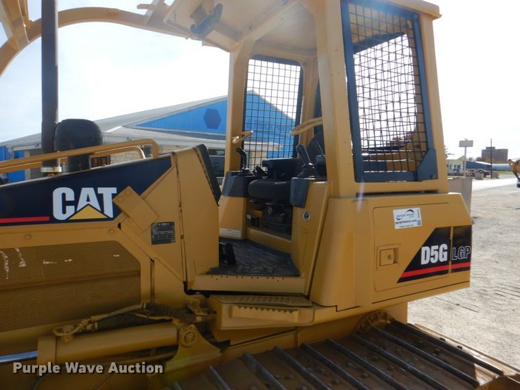 image for item DI8559 2003 Caterpillar D5G LGP  dozer