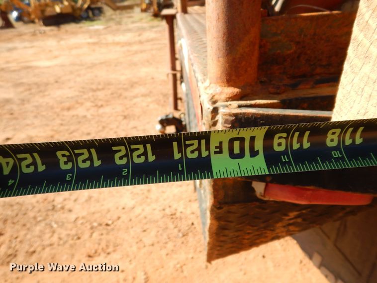 image for item DI8575 2002 Ford F750 Super Duty XL  flatbed truck