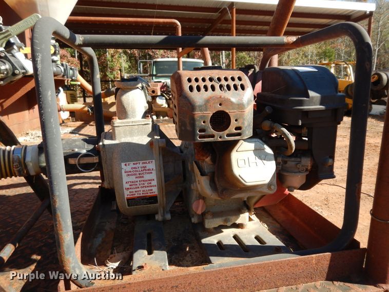 image for item DI8575 2002 Ford F750 Super Duty XL  flatbed truck