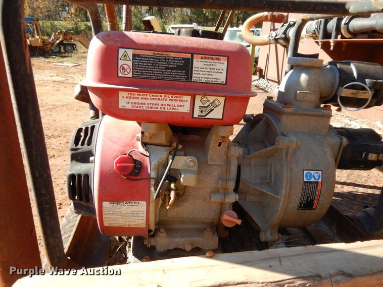 image for item DI8575 2002 Ford F750 Super Duty XL  flatbed truck