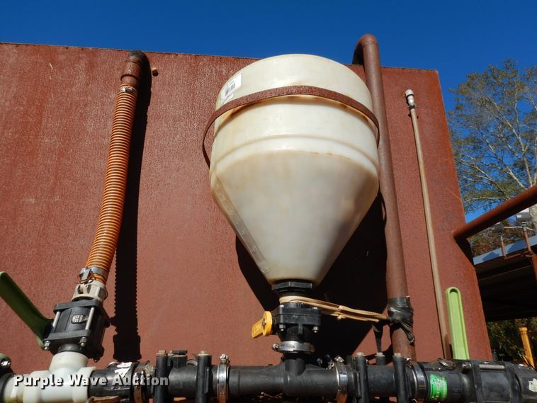 image for item DI8575 2002 Ford F750 Super Duty XL  flatbed truck