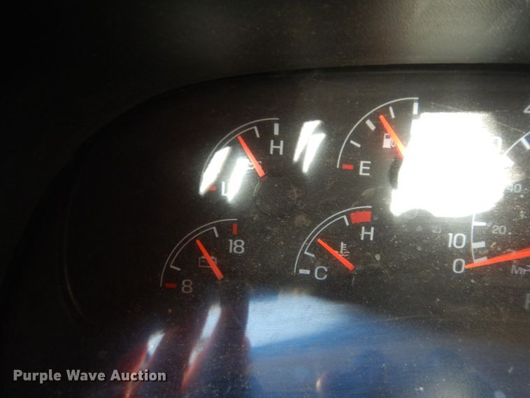 image for item DI8575 2002 Ford F750 Super Duty XL  flatbed truck