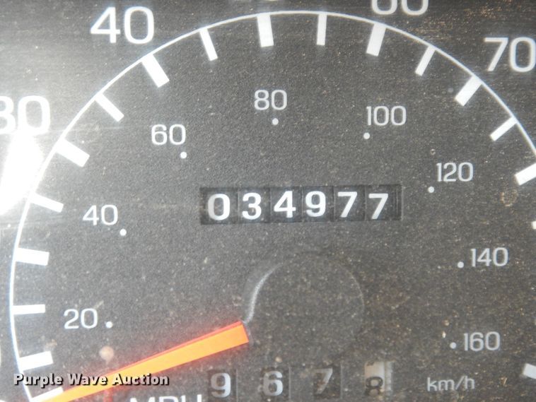 image for item DI8575 2002 Ford F750 Super Duty XL  flatbed truck