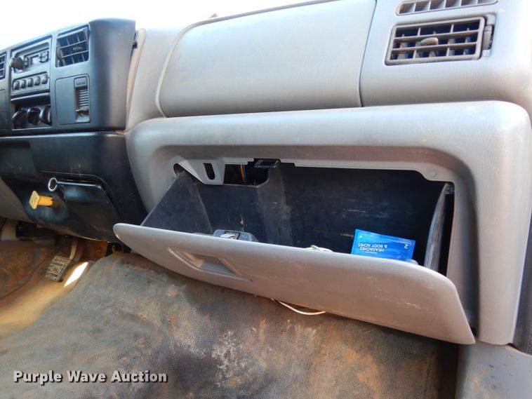 image for item DI8575 2002 Ford F750 Super Duty XL  flatbed truck