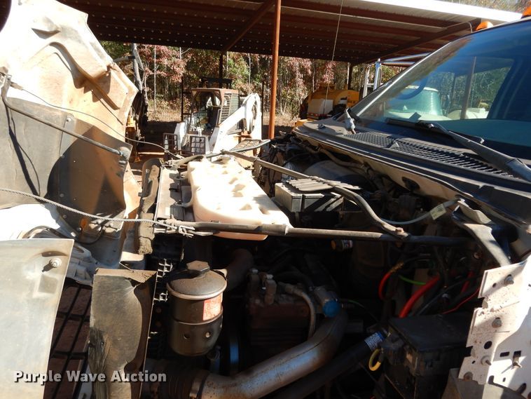 image for item DI8575 2002 Ford F750 Super Duty XL  flatbed truck