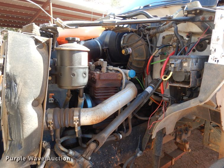 image for item DI8575 2002 Ford F750 Super Duty XL  flatbed truck