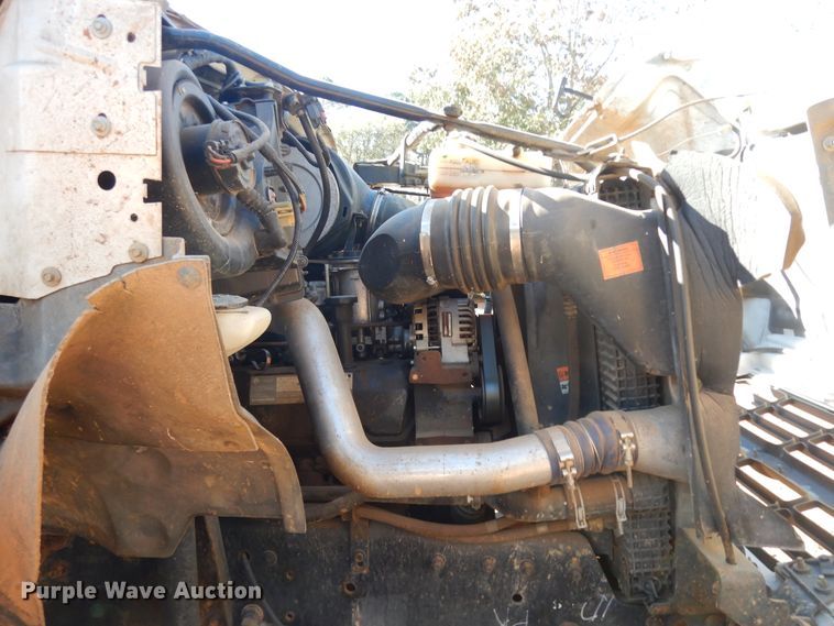 image for item DI8575 2002 Ford F750 Super Duty XL  flatbed truck