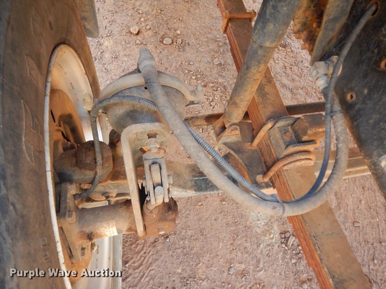 image for item DI8575 2002 Ford F750 Super Duty XL  flatbed truck