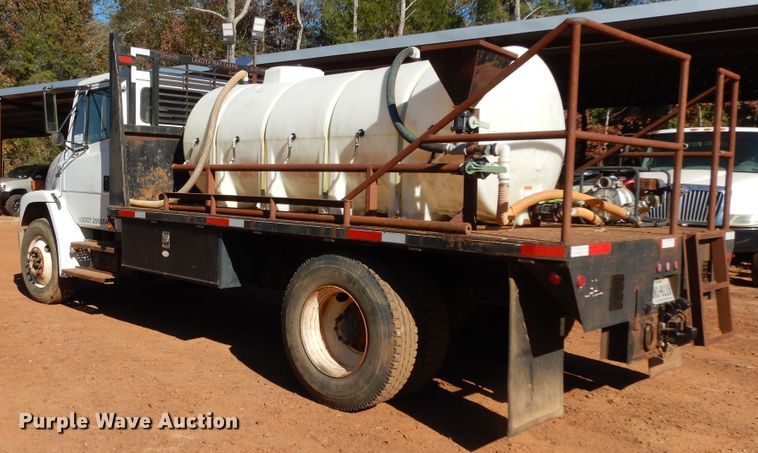 image for item DI8577 2004 Freightliner FL70  flatbed truck