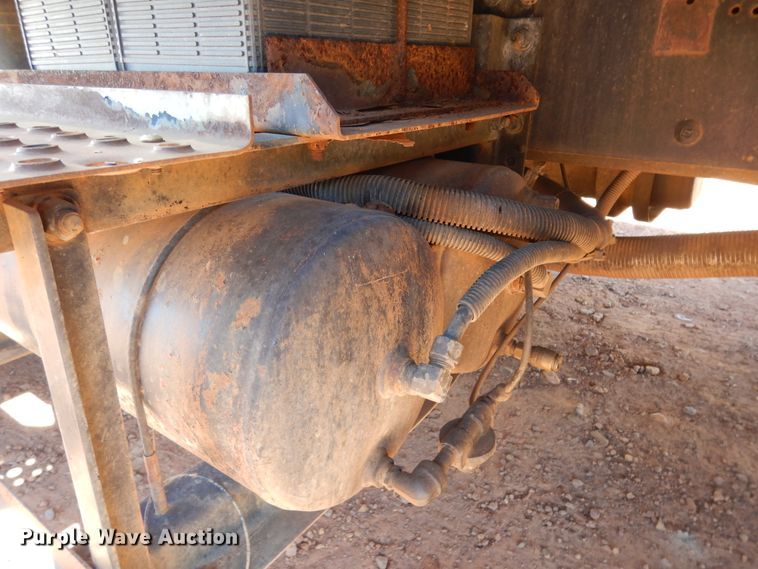 image for item DI8577 2004 Freightliner FL70  flatbed truck