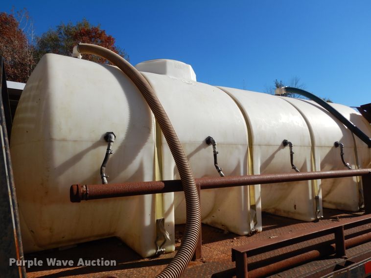 image for item DI8577 2004 Freightliner FL70  flatbed truck