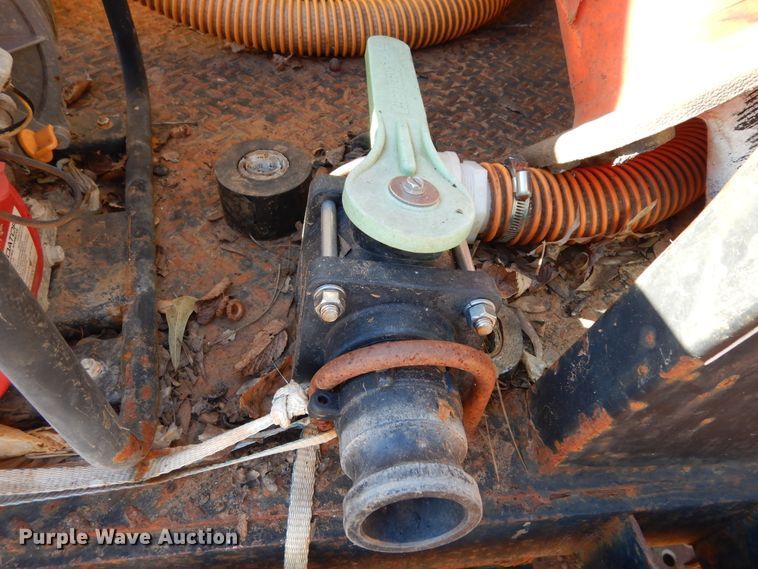 image for item DI8577 2004 Freightliner FL70  flatbed truck