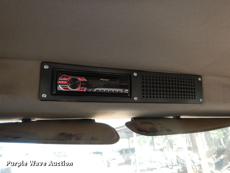 image for item DI8577 2004 Freightliner FL70  flatbed truck