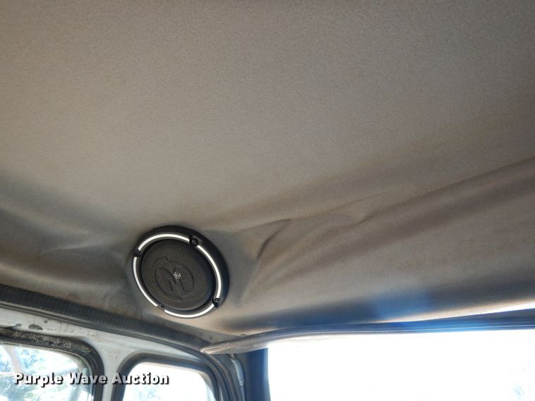 image for item DI8577 2004 Freightliner FL70  flatbed truck