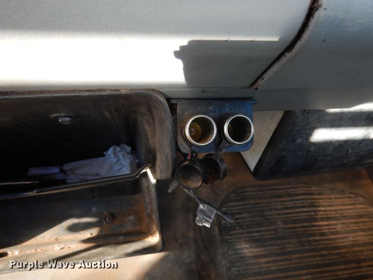 image for item DI8577 2004 Freightliner FL70  flatbed truck