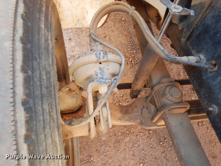 image for item DI8577 2004 Freightliner FL70  flatbed truck