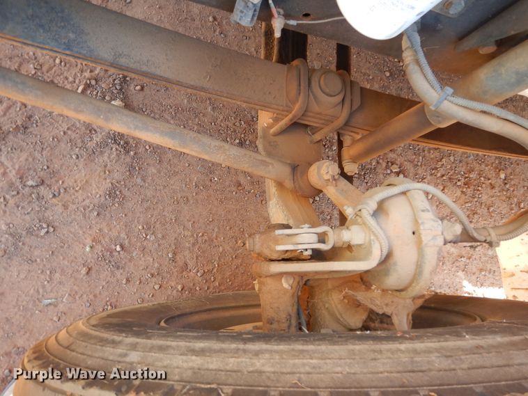 image for item DI8577 2004 Freightliner FL70  flatbed truck