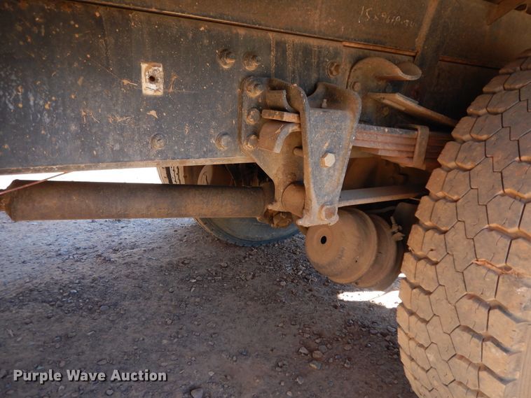 image for item DI8577 2004 Freightliner FL70  flatbed truck