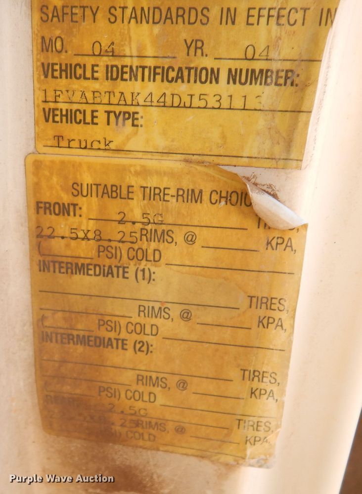 image for item DI8577 2004 Freightliner FL70  flatbed truck