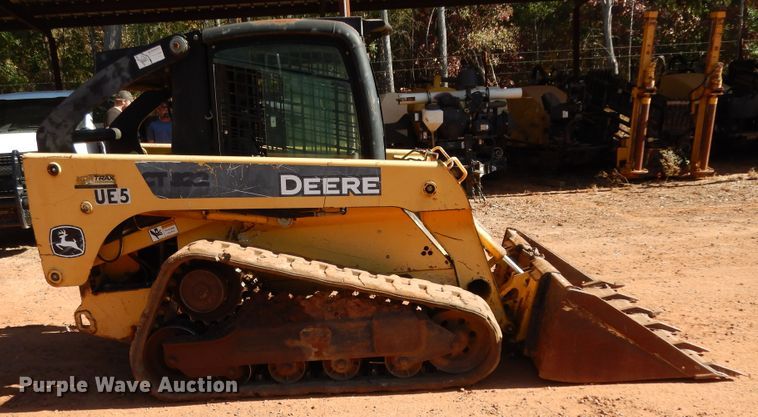 image for item DI8581 2006 John Deere CT322  tracked skid steer loader