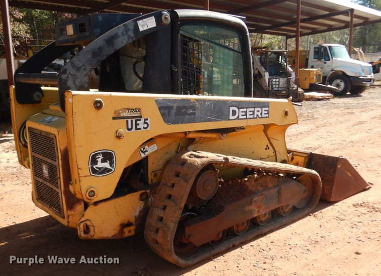 image for item DI8581 2006 John Deere CT322  tracked skid steer loader