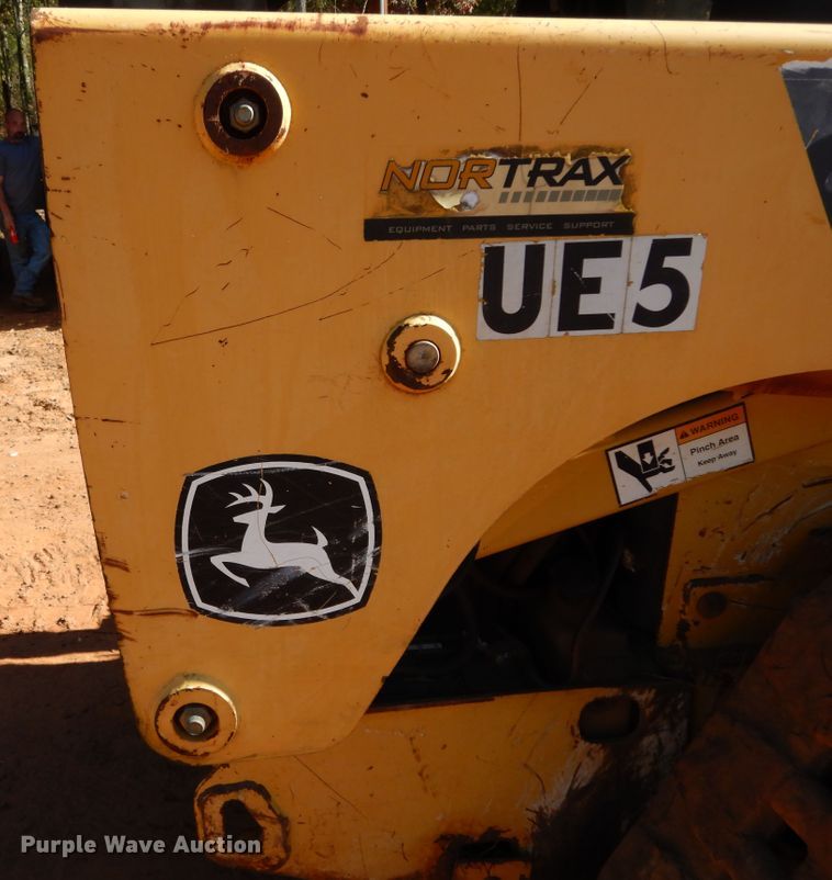 image for item DI8581 2006 John Deere CT322  tracked skid steer loader