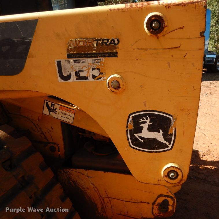 image for item DI8581 2006 John Deere CT322  tracked skid steer loader