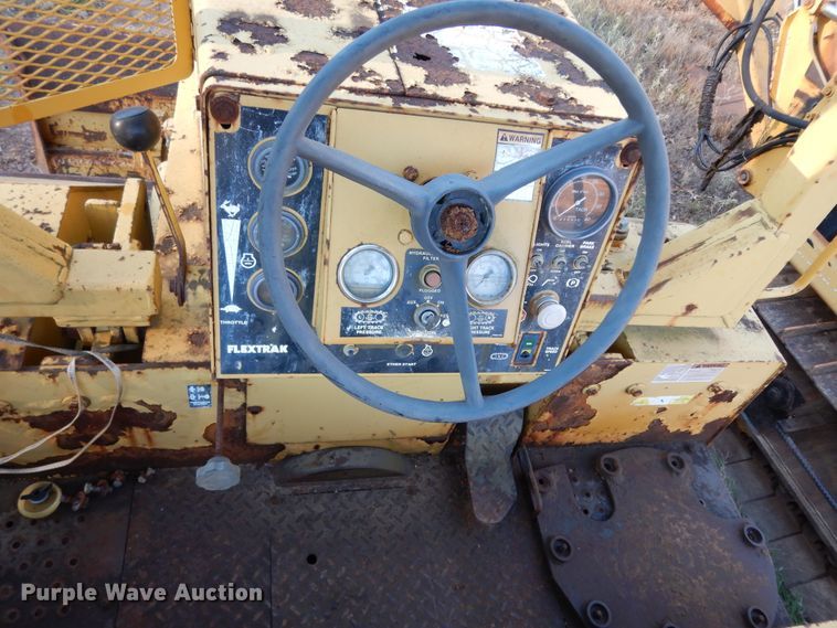 image for item DI8583 1993 Vermeer Flextrak 115  cable plow