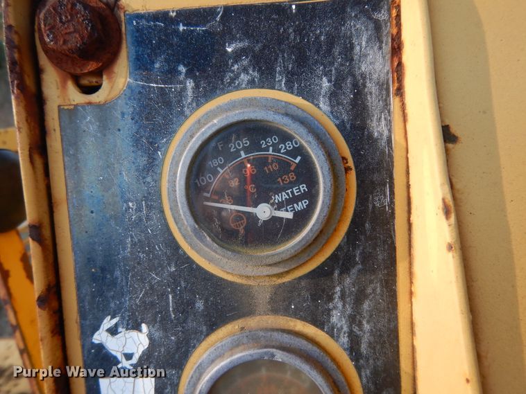 image for item DI8583 1993 Vermeer Flextrak 115  cable plow