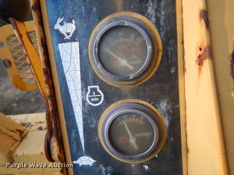 image for item DI8583 1993 Vermeer Flextrak 115  cable plow