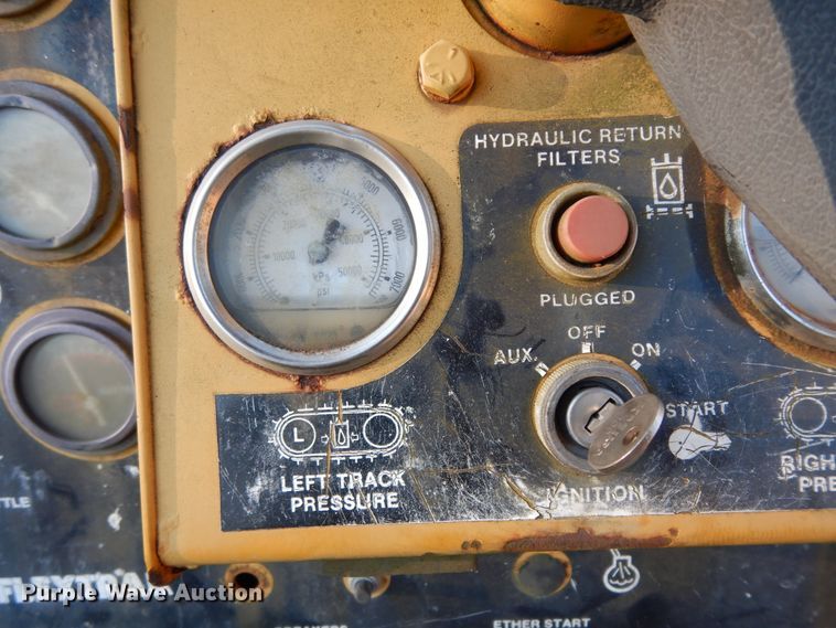 image for item DI8583 1993 Vermeer Flextrak 115  cable plow