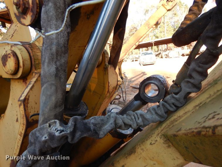 image for item DI8583 1993 Vermeer Flextrak 115  cable plow