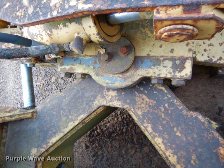 image for item DI8583 1993 Vermeer Flextrak 115  cable plow