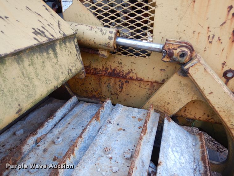 image for item DI8583 1993 Vermeer Flextrak 115  cable plow