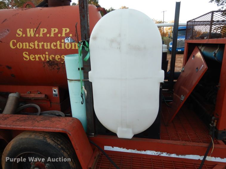 image for item DI8592 2001 Ditch Witch FX30  vacuum excavator