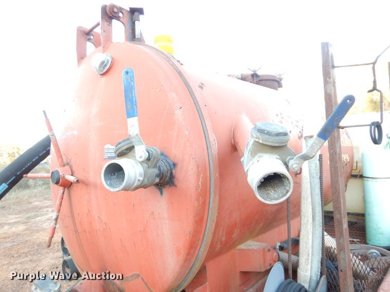 image for item DI8592 2001 Ditch Witch FX30  vacuum excavator