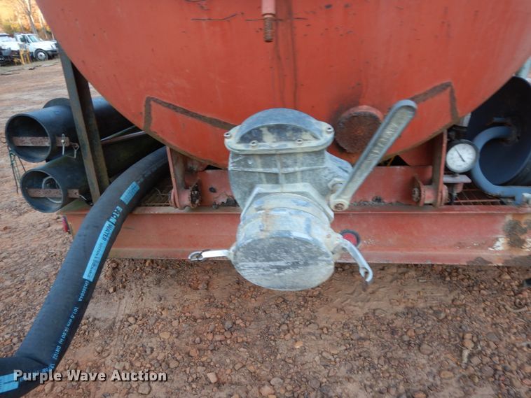 image for item DI8592 2001 Ditch Witch FX30  vacuum excavator