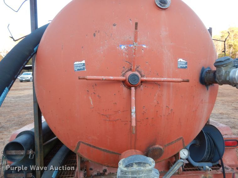 image for item DI8592 2001 Ditch Witch FX30  vacuum excavator