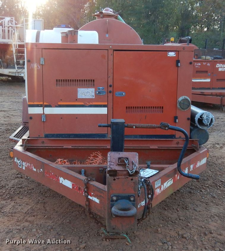 image for item DI8593 2004 Ditch Witch FX30  vacuum excavator