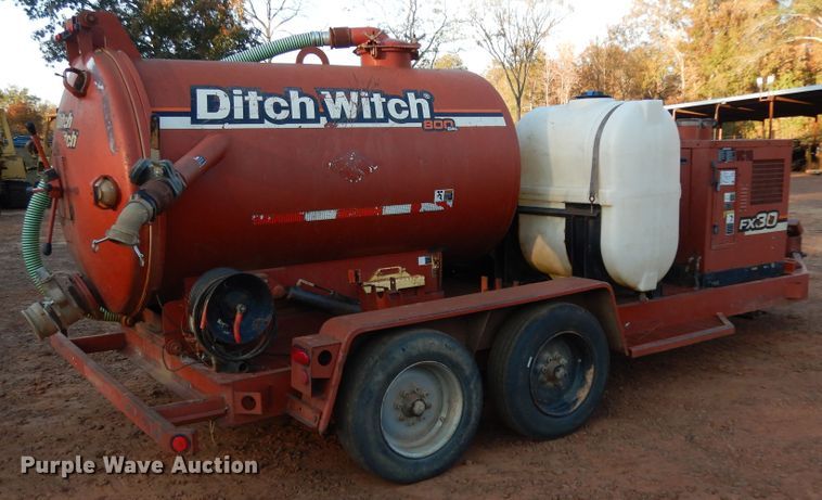 image for item DI8593 2004 Ditch Witch FX30  vacuum excavator
