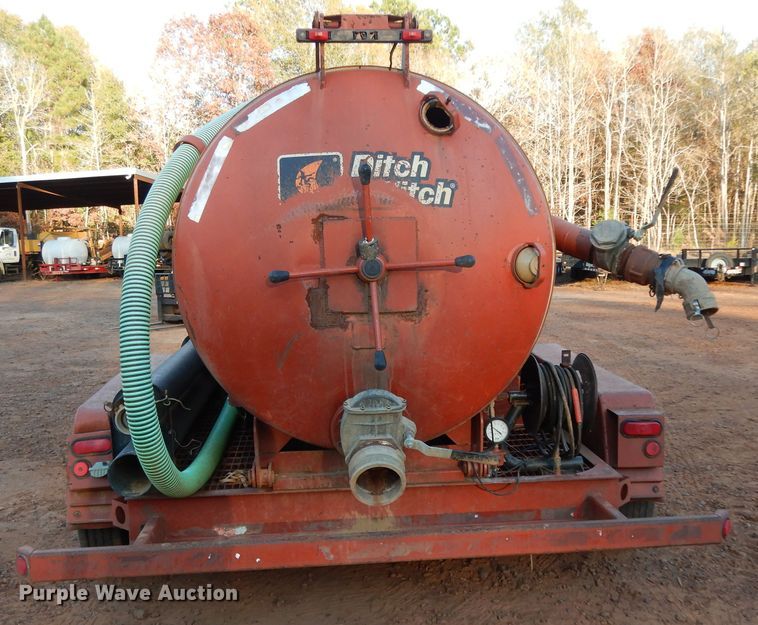 image for item DI8593 2004 Ditch Witch FX30  vacuum excavator