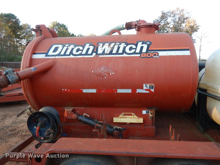 image for item DI8593 2004 Ditch Witch FX30  vacuum excavator