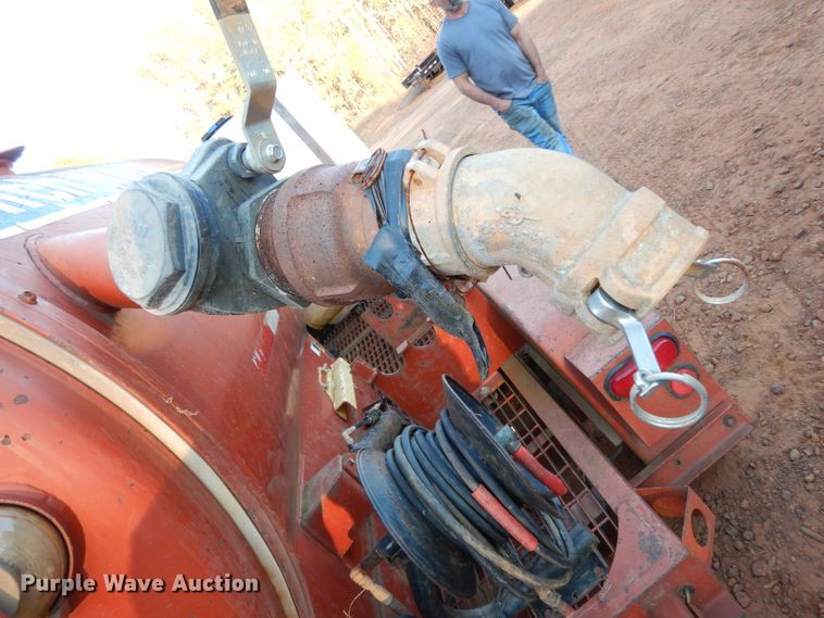 image for item DI8593 2004 Ditch Witch FX30  vacuum excavator