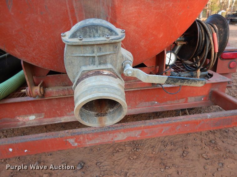 image for item DI8593 2004 Ditch Witch FX30  vacuum excavator