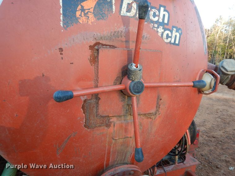 image for item DI8593 2004 Ditch Witch FX30  vacuum excavator