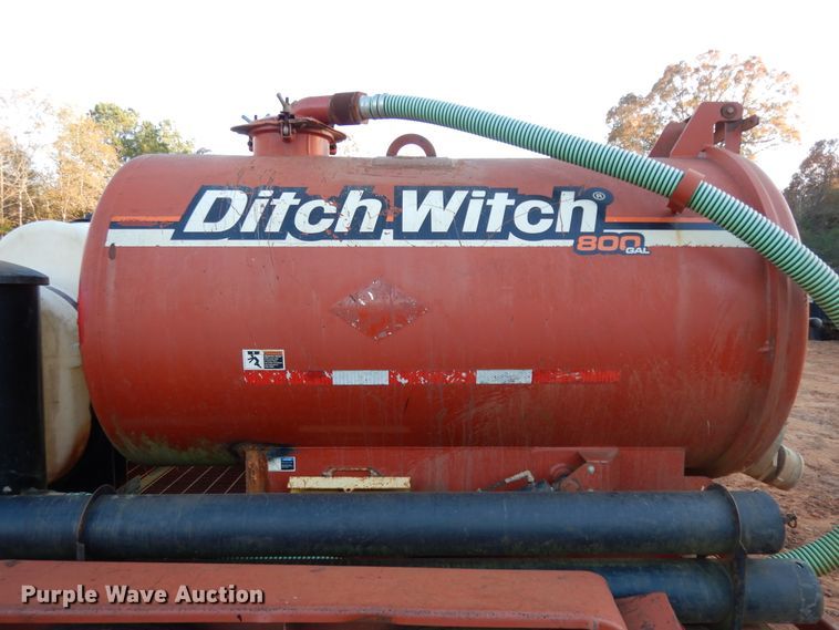 image for item DI8593 2004 Ditch Witch FX30  vacuum excavator