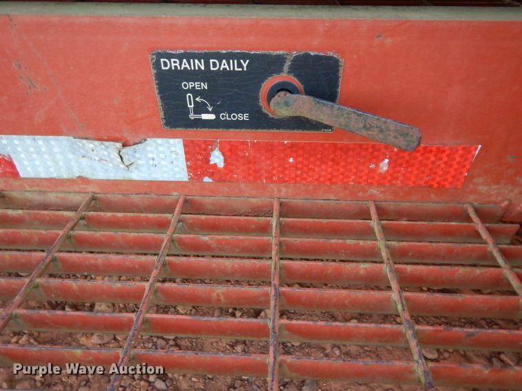 image for item DI8593 2004 Ditch Witch FX30  vacuum excavator