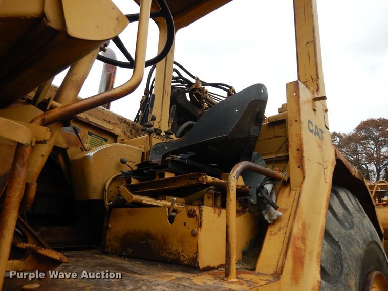 image for item DI8600 1974 Caterpillar 627B  scraper