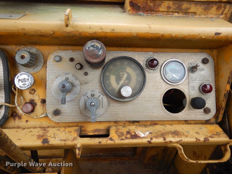 image for item DI8600 1974 Caterpillar 627B  scraper