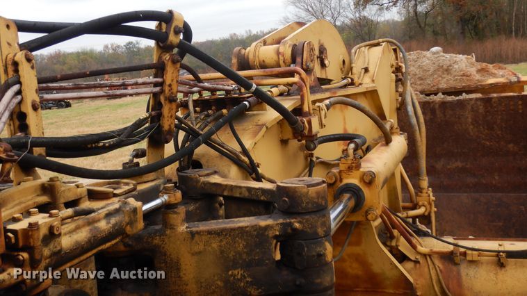 image for item DI8600 1974 Caterpillar 627B  scraper